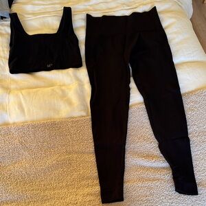Set Active Sculptflex leggings & box cut top